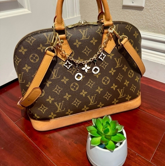 Louis Vuitton Monogram Alma PM - Picture 1 of 15